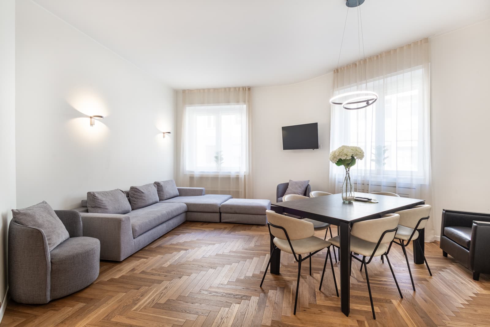 Cool and Big Central Apartment Duomo